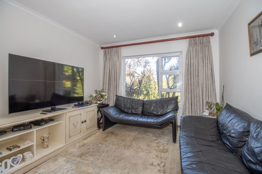 7 Bedroom Property for Sale in Constantia Western Cape